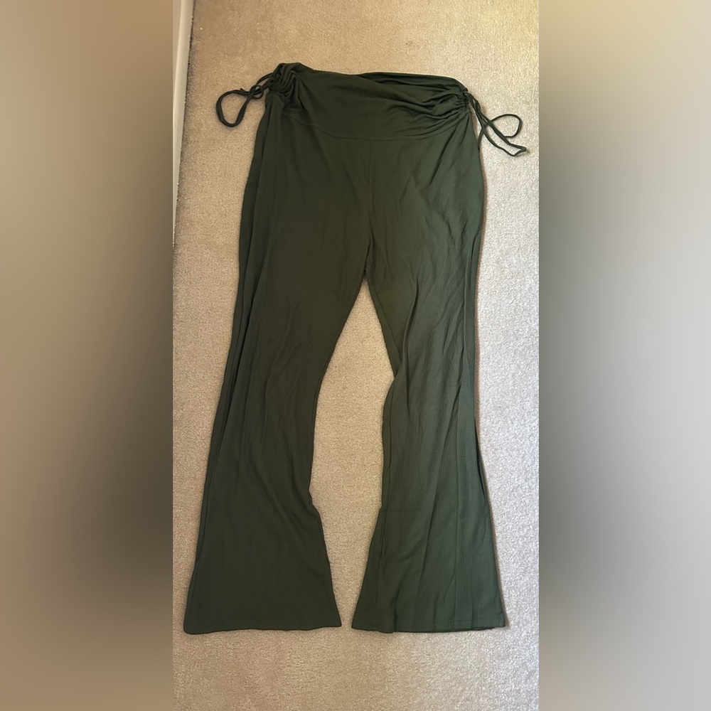 No Boundaries Olive Green Wide Leg Lounge Pants – Size XL